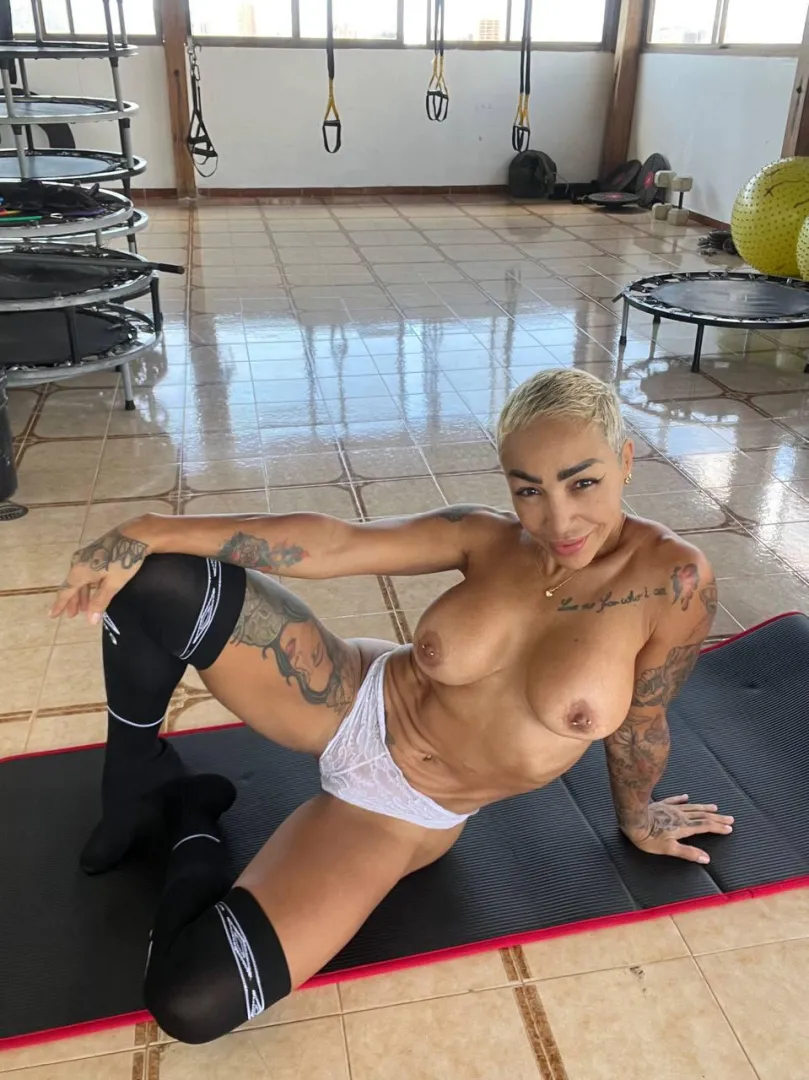 I've had this beauty on since this morning and I just got back from the gym after two hours of cardio, smelling divine.