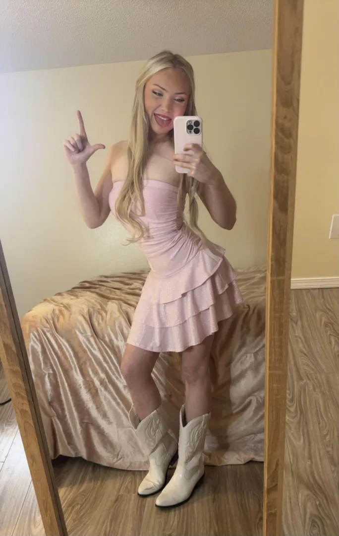 I’ve never worked a day in my life and I made 6 figures in 2026 already. Meanwhile you’re grinding for every paycheck just to send it to a spoiled college brat. Men are so embarrassingly easy 