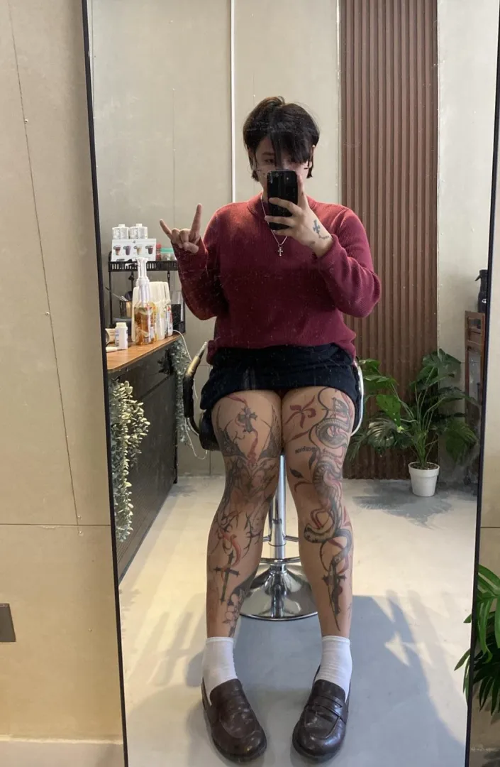 jo and her studio (maiden's ink) is now open! 