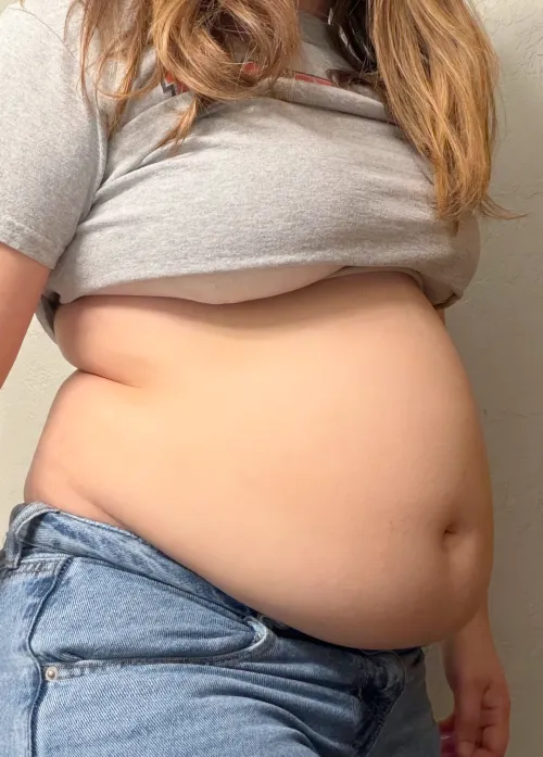 Just a girl in college enjoying her freshman year...