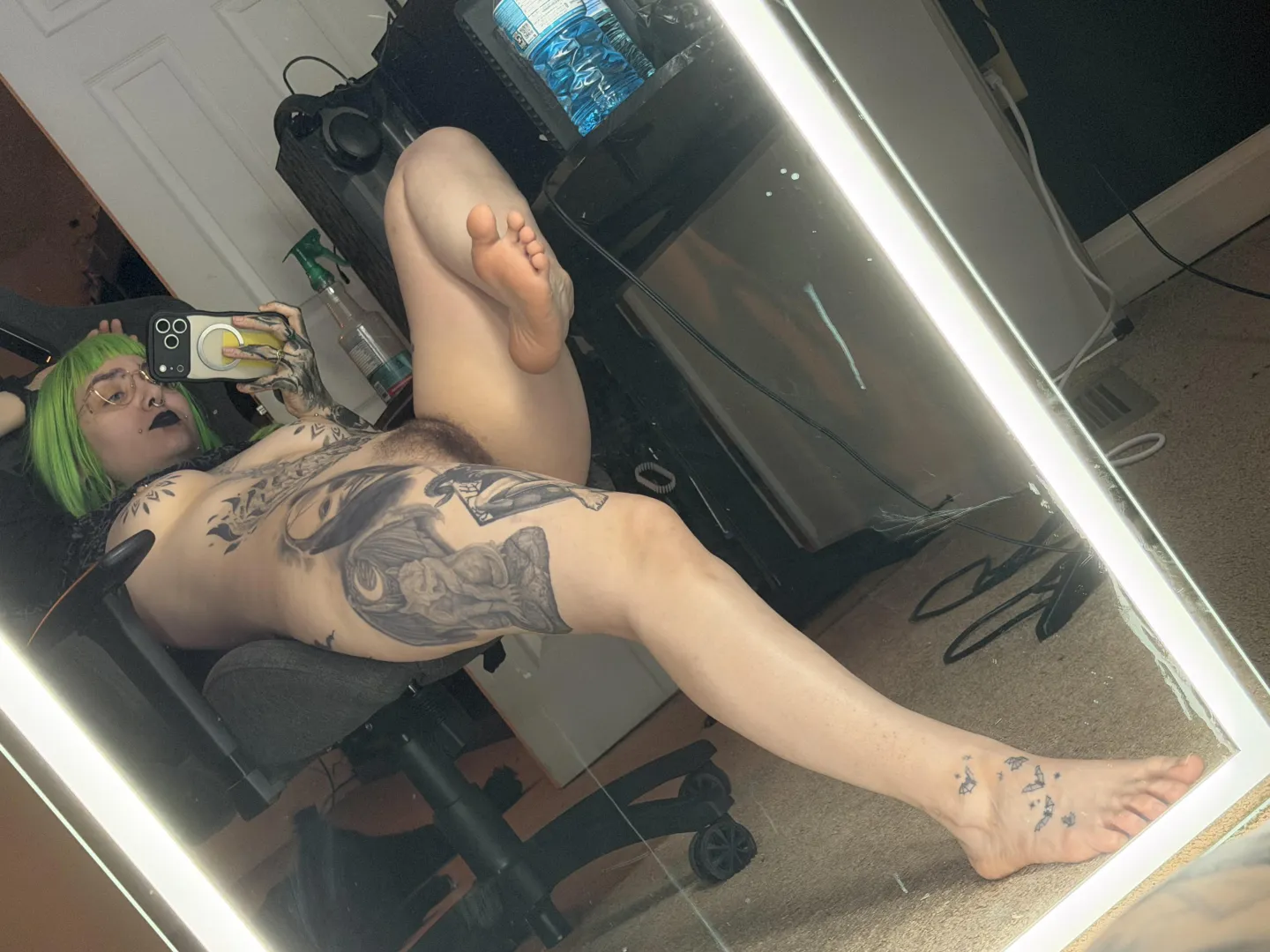 Just a lazy tatted gamer girl