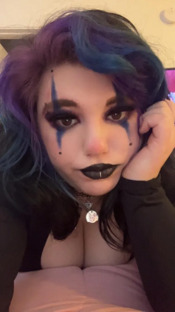 Just a lil clown slut