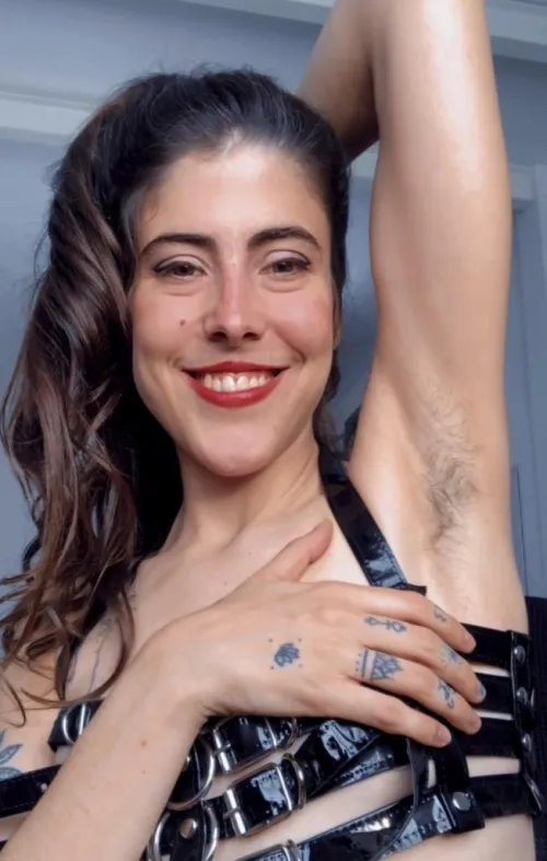 just a little amount of hair makes you drool for me