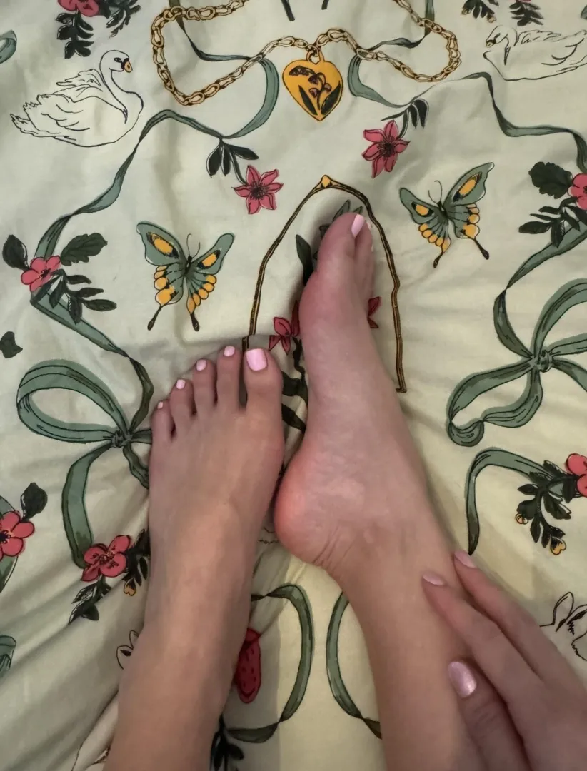 Just admiring my fresh pink pedi 