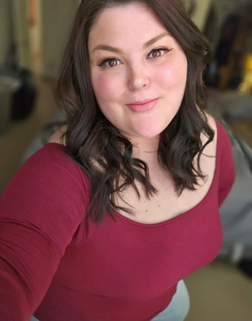 Just checking things out. Happy Monday, friends!