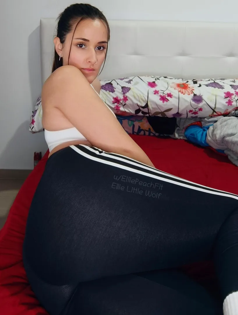 Just got home and these leggings are already making me wet