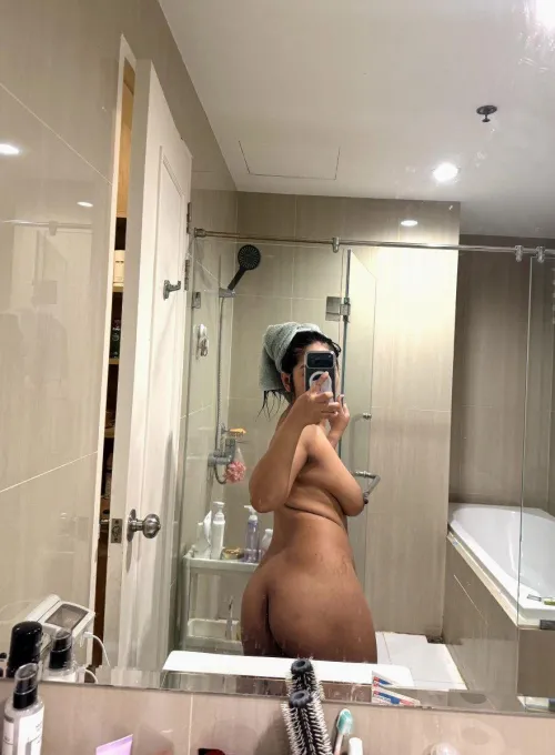 Just got out of the shower and feeling extra insecure about my thick body today… Do guys still find curvy Asian girls attractive when we're all natural? Y or N?