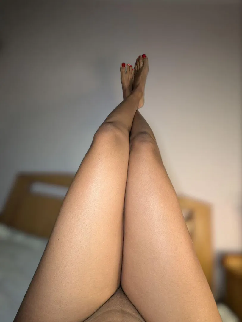 just imagine my lengs on your shoulders