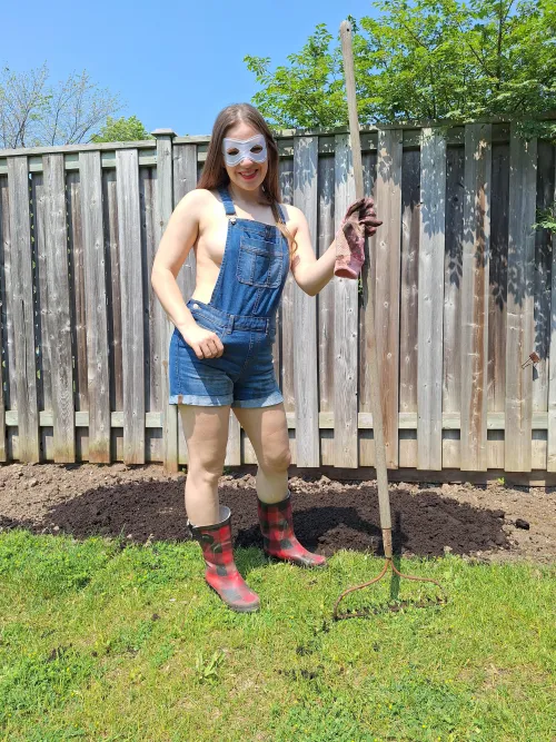Just your friendly neighborhood gardener