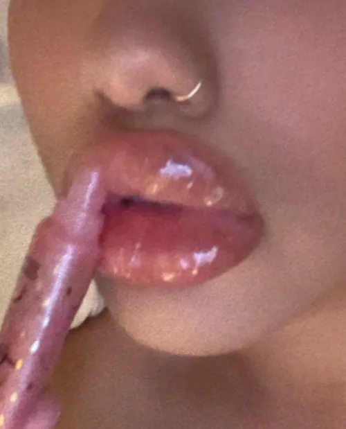 keeping my 6ml lips extra glossy