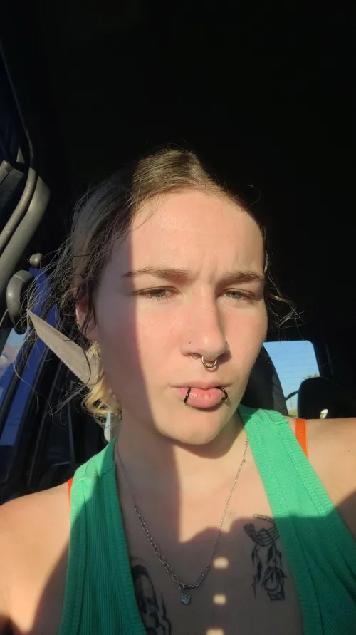 Kiss My pierced lips