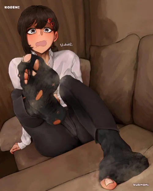 Kobeni's feet stink after work (@bubmoni)