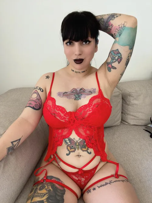 Lace on skin just feels like a love language