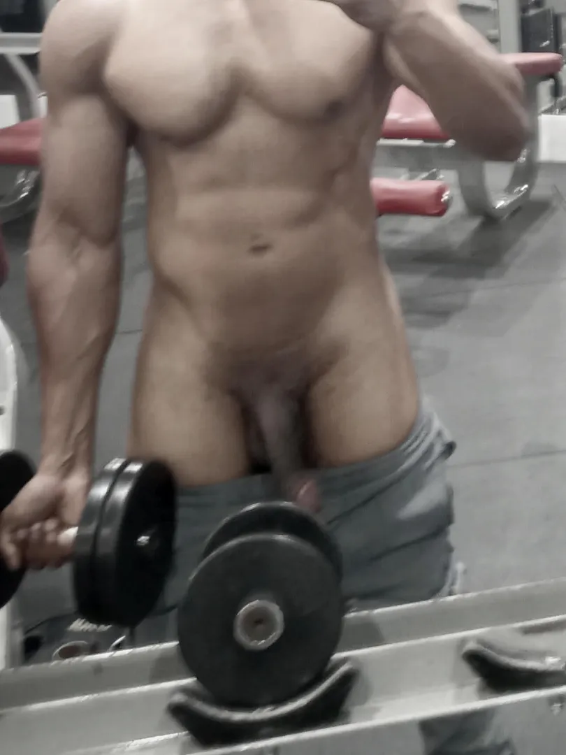 Latinas are always so tiny and liftable