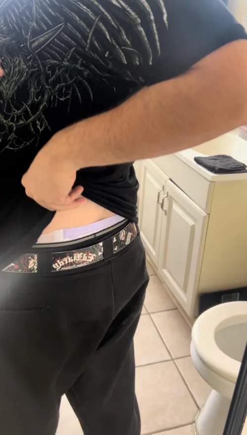 Leaked while grocery shopping >~<