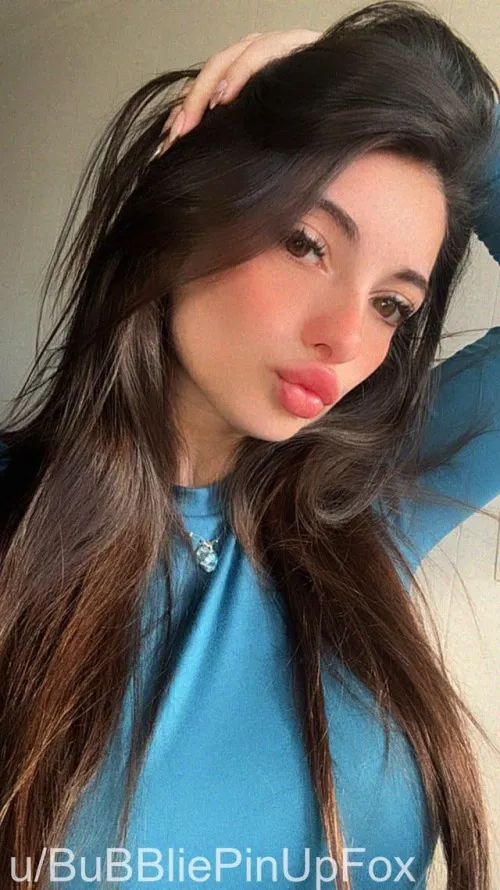 let me put my petite soft lips in yours