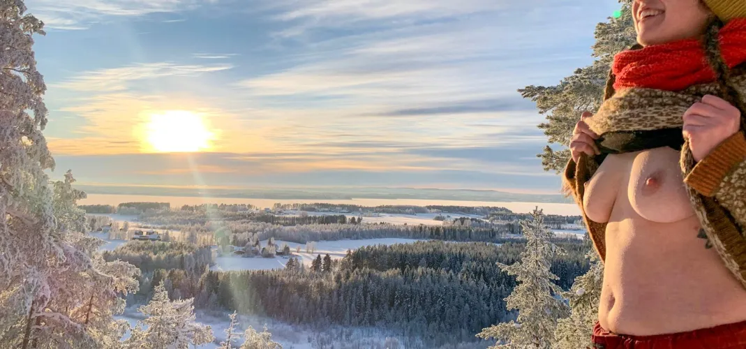 Let there bit light and titties! ☀️