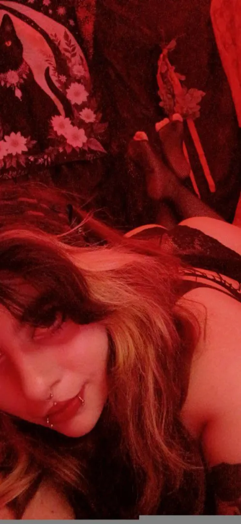 Let this big girl cum with you