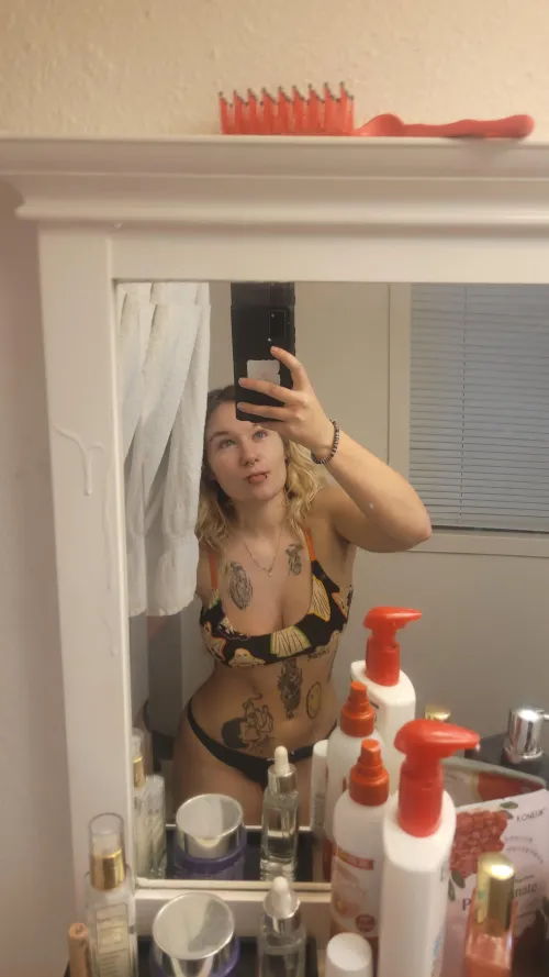 Let's get naked together and take a selfie