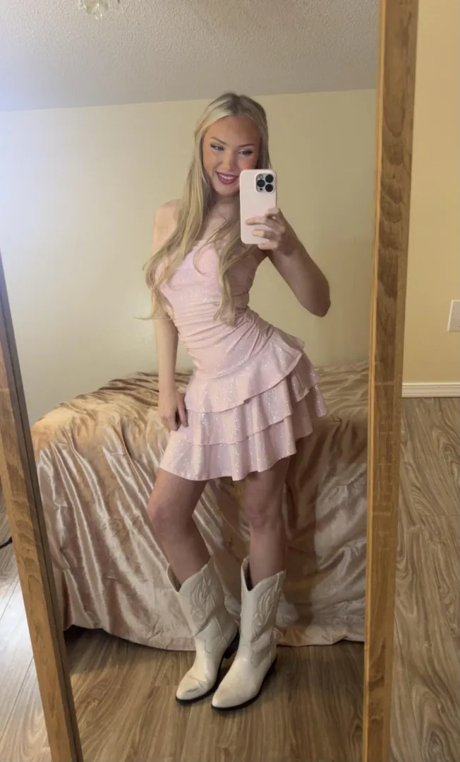 Let’s play a lil game: Guess how many times I had my drinks funded tonight? If you guess wrong you’re sending for whatever I want tonight (the best game ever btw you have to play)