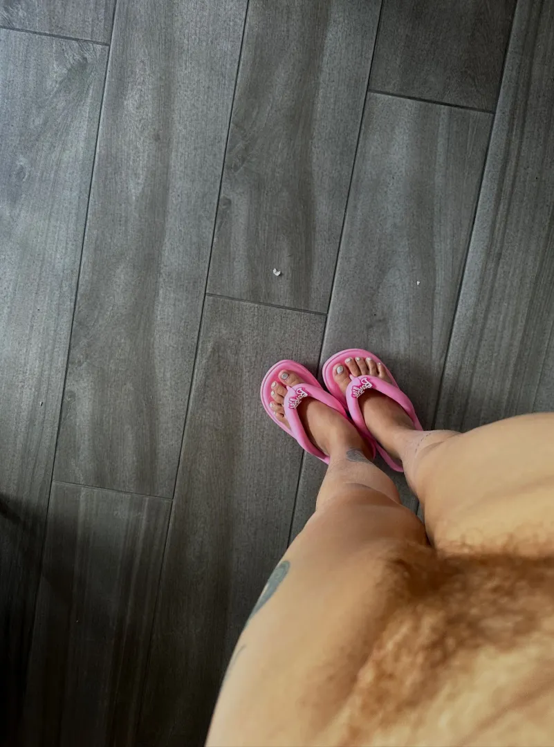 Lick my hairy ginger pussy all the way down [hs]