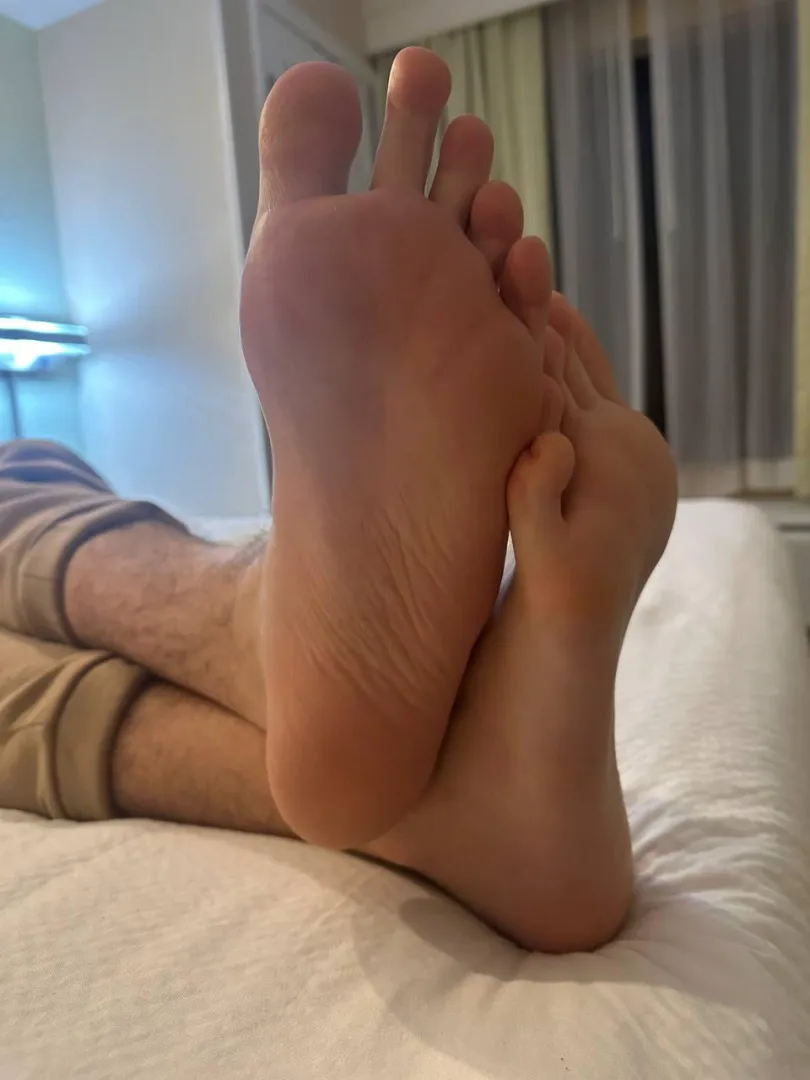 Lick these size 14 feet (23M)