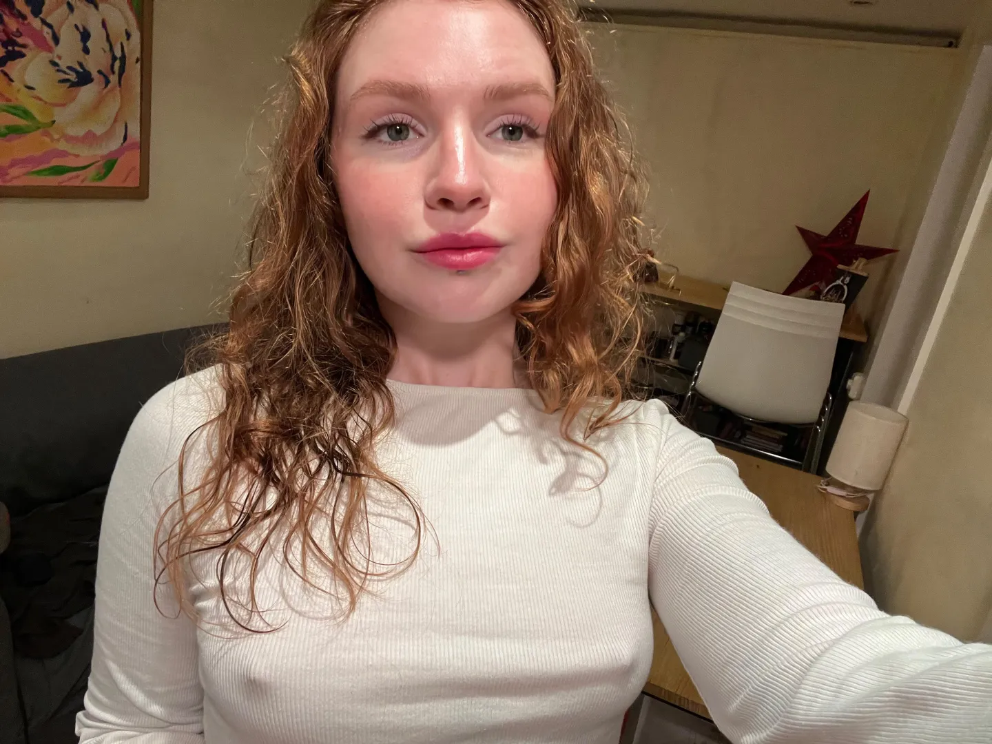 Life is better braless [F]