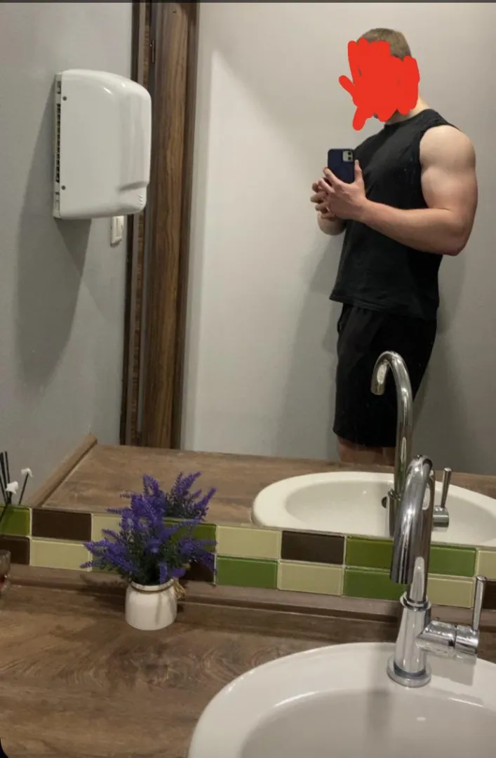 Life is hard as a tall guy when growing huge arms is the goal lol