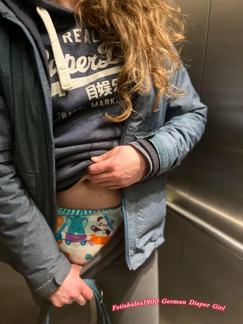 Lift goes up pants go down ⬆️↕️