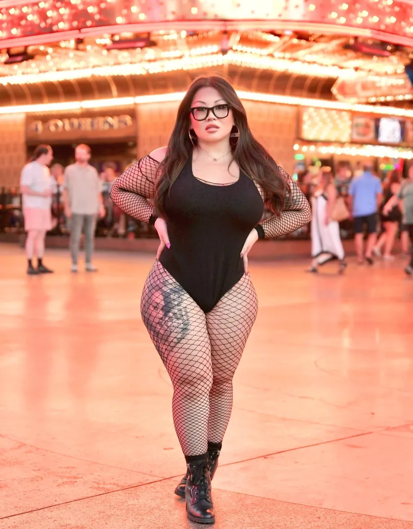 Like the lights im just burning hot