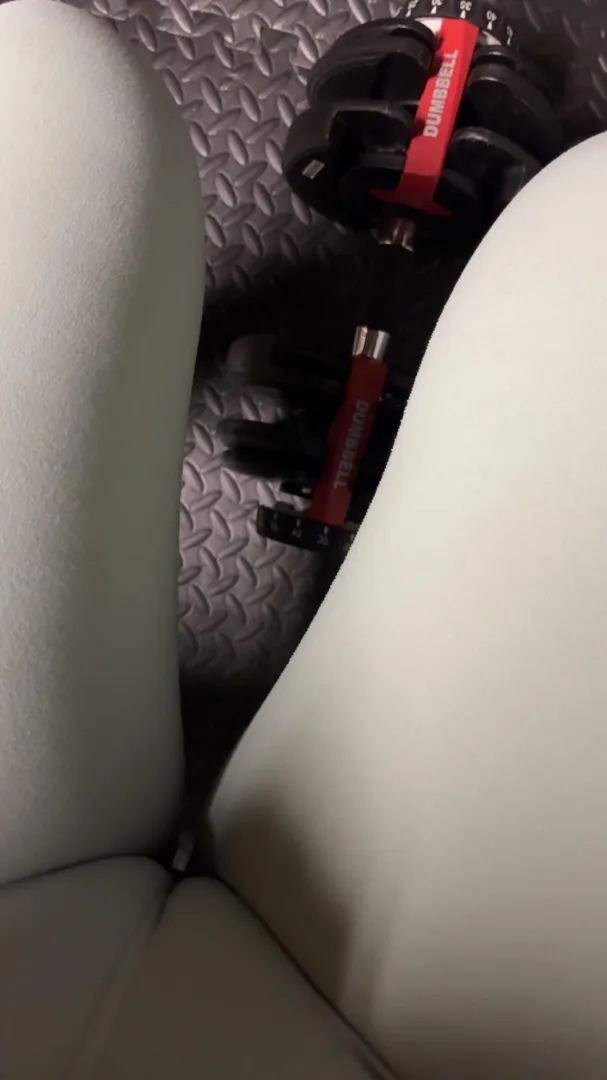 Little distraction mid workout ;)