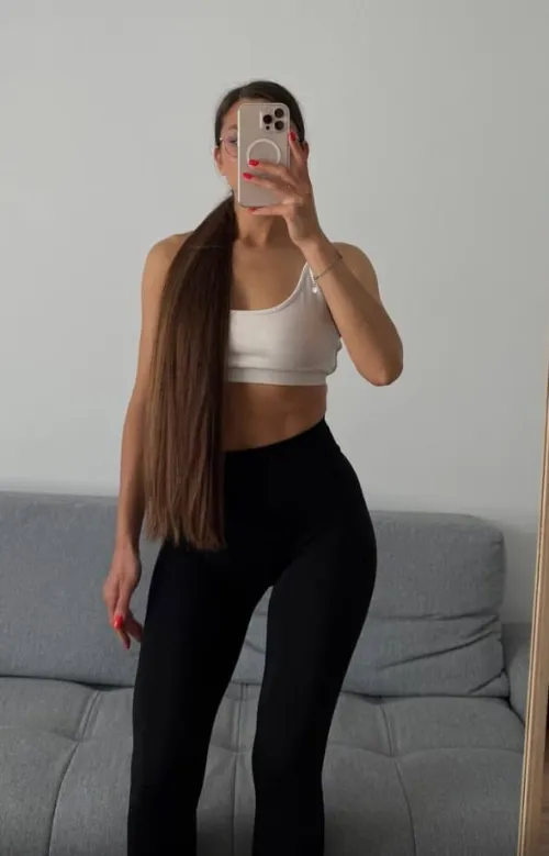 Long hair and no undies