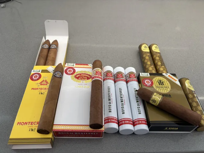 Long weekend small 3 pack delivery