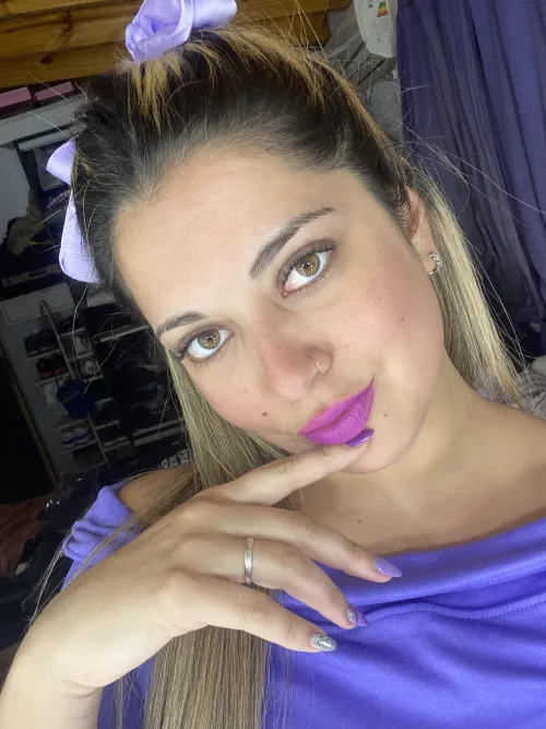 Look at the way I'm looking at you, imagine how I'll dominate you.