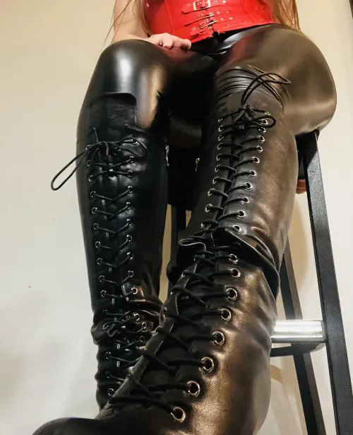 Look at you *already* beneath me worshipping my boots 