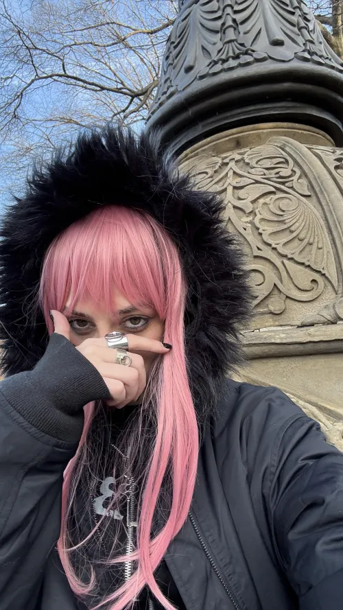 Lookin 4 fun/fwb vibes if ur close enough 2 link - lnstrgm: Lunabowtie