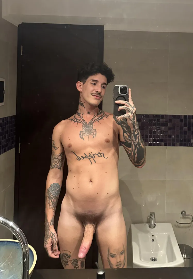 looking for a boyfriend who can take it all day