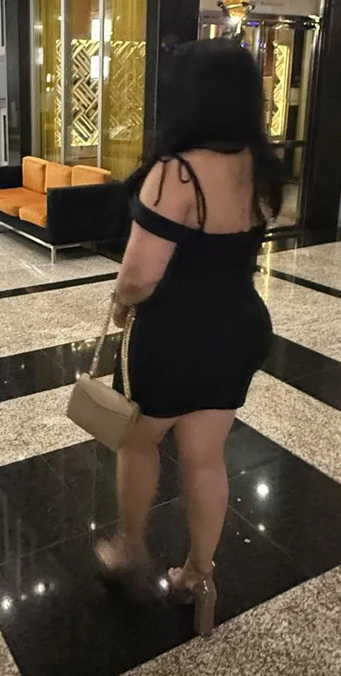 Looking for BBC Bull (35-45) for my Sexy Latina Wife