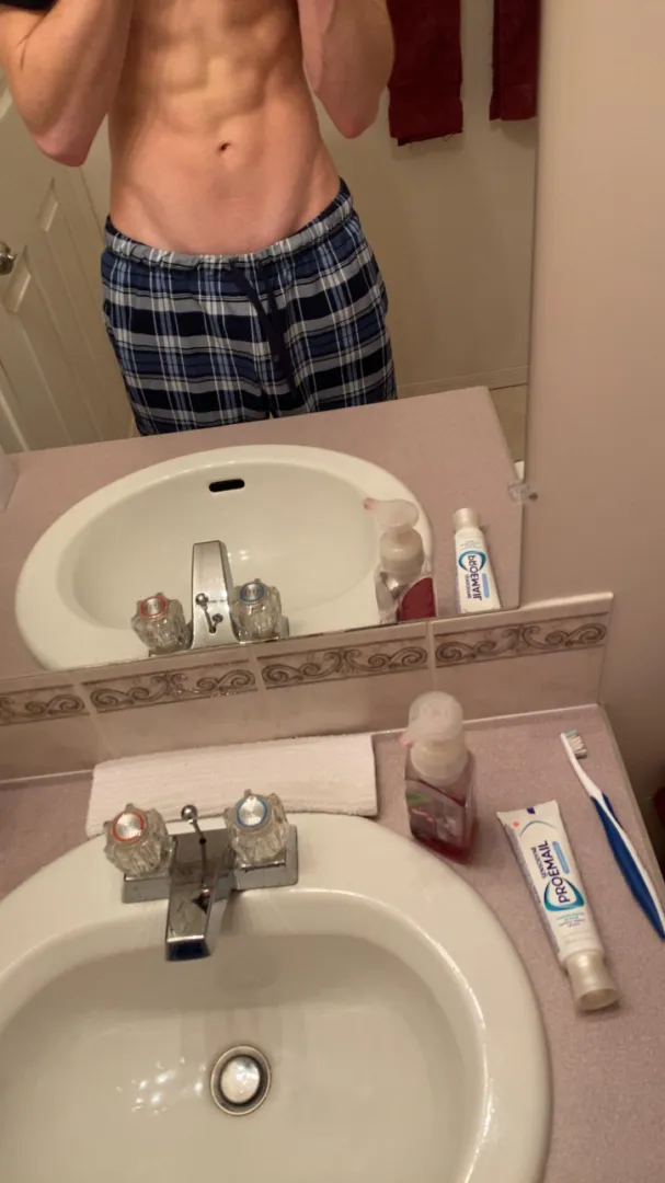 Looking for female dm me now