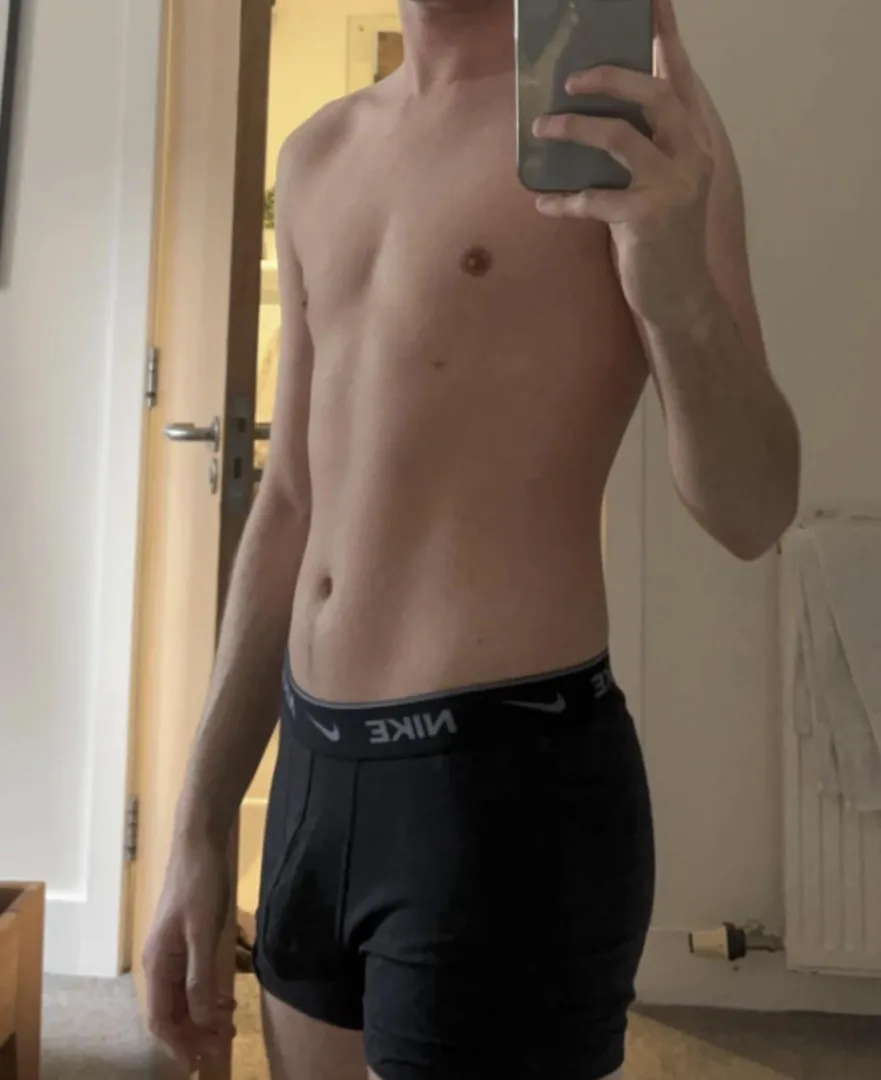 Looking for hot guys under 25 that will do any task given to them ;) must show face. HMU with your age and username if you’re ready to obey/show off/receive joi