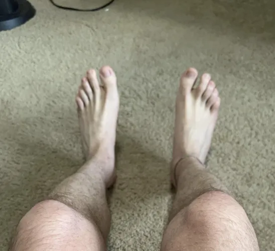 Looking for some feet to worship or a foot dom, hmu 24 in idaho, looking for OR,ID,UT