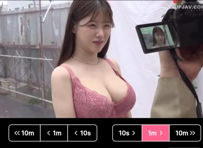 Looking for the name of this actor/actress. Code: dvmm276