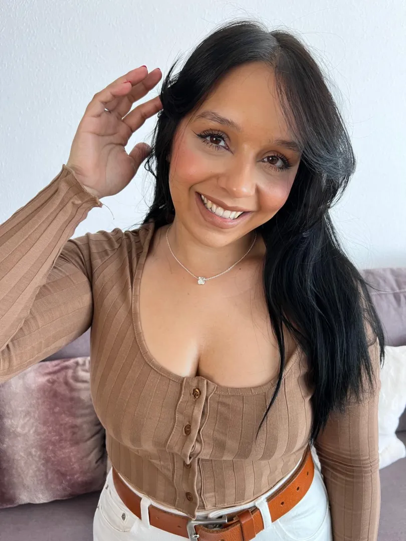 looking for the right pleasure, the one I deserve with my delicious booty