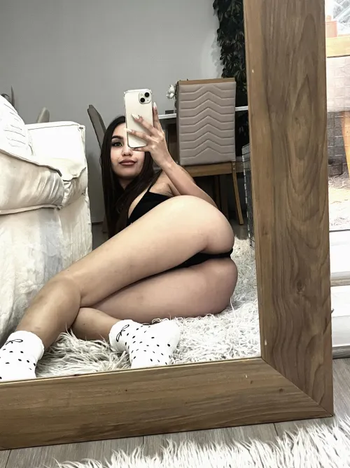 Looking to have a kinky playtime with an older freak