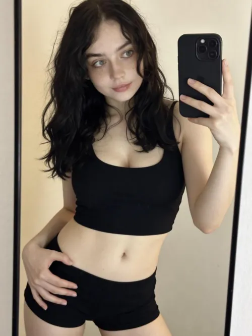 Love How My Bellybutton Looks In This Crop Top ❤️