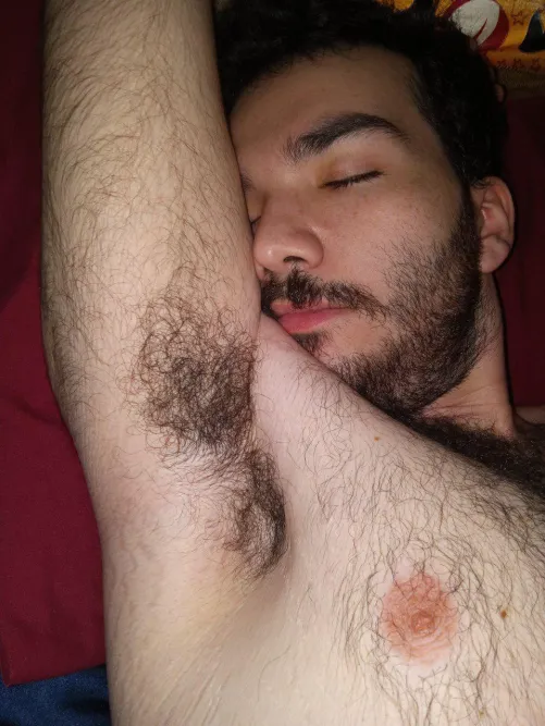 love huffing my ripe pits