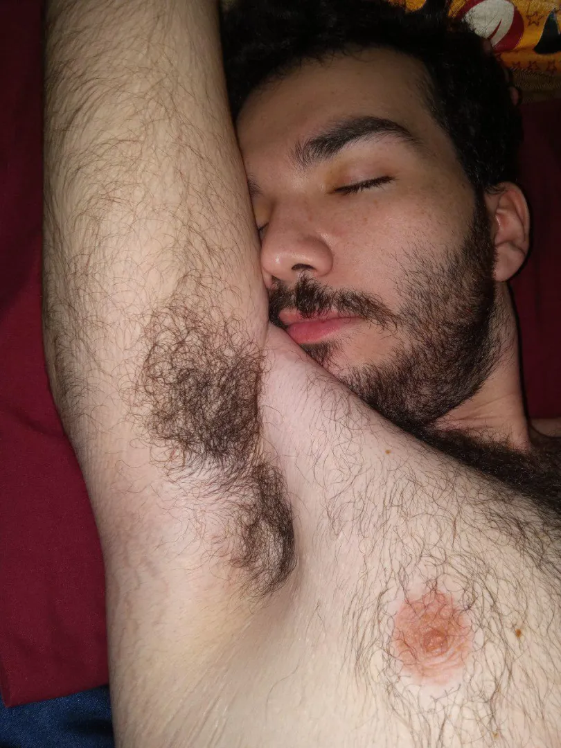 love huffing my ripe pits