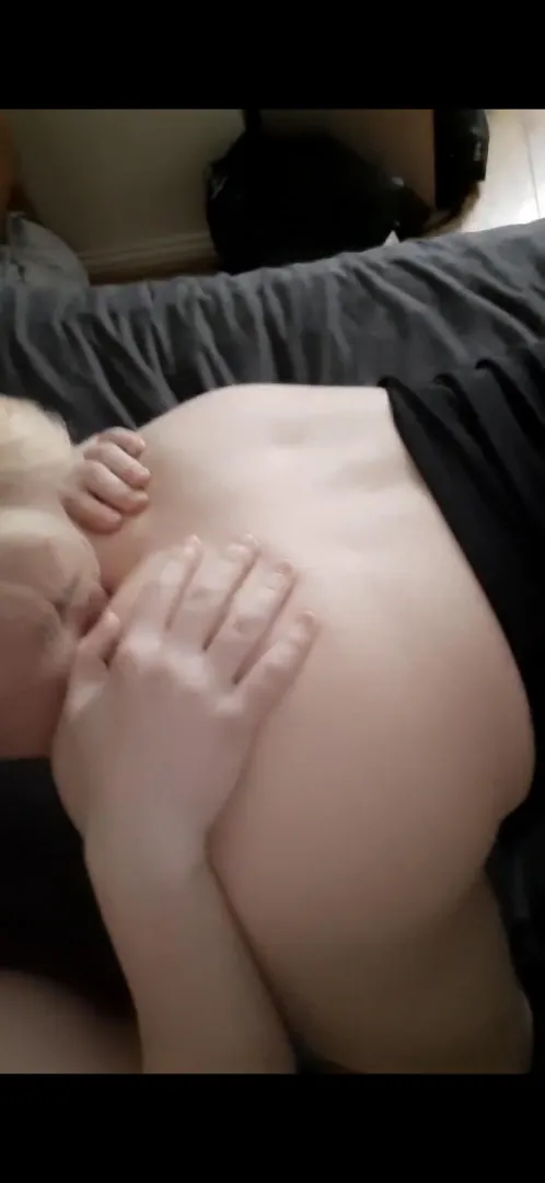 Love sticking my nose and tongue in daddys ass 