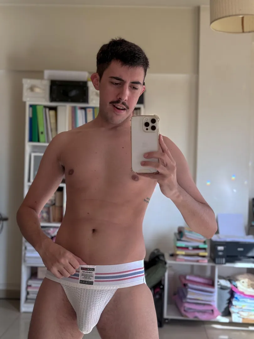 love to wear this jocks ;)