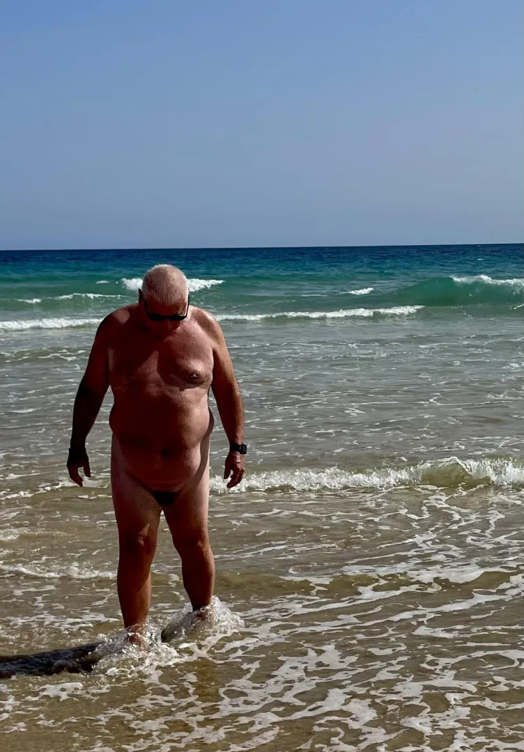 Love warm water and sand